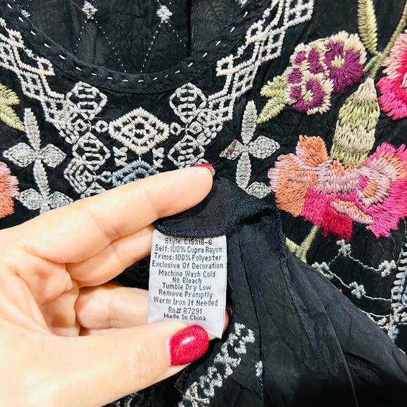 {Johnny Was} Black Floral Embroidered Peasant Top - Picture 12 of 14